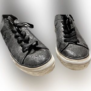 Converse one star - like new- women’s 8- Black glitter material